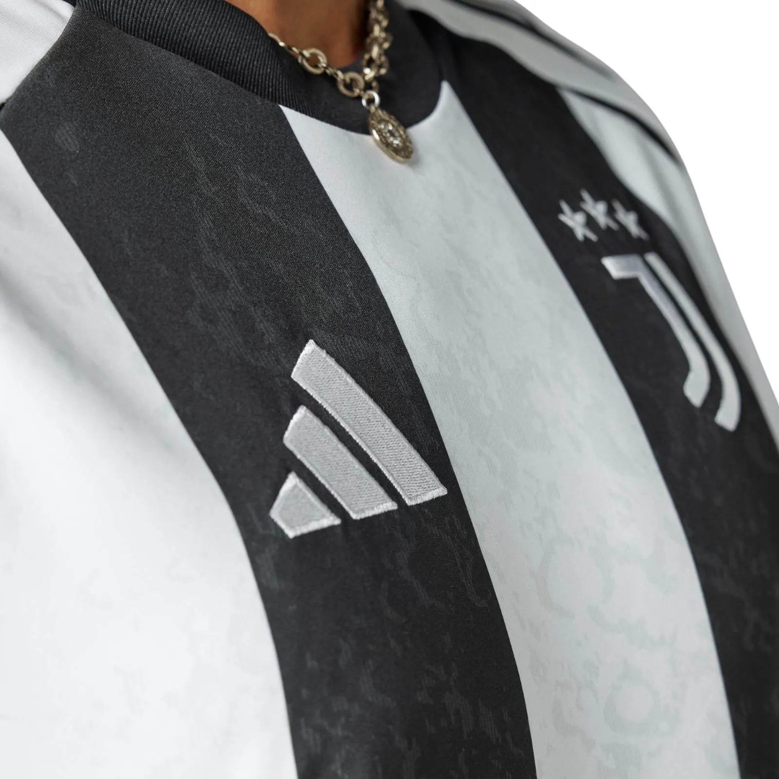 adidas Juventus 2024/25 Short Sleeved Home Jersey