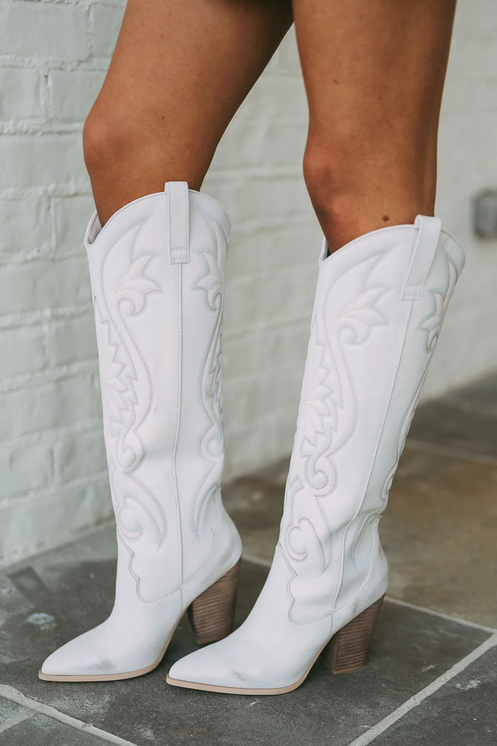 Amozae-Lashes Western Boot- White Distressed