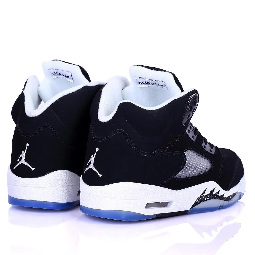 Jord  Black Designed Classic Retro Basketball sneakers With White Sole