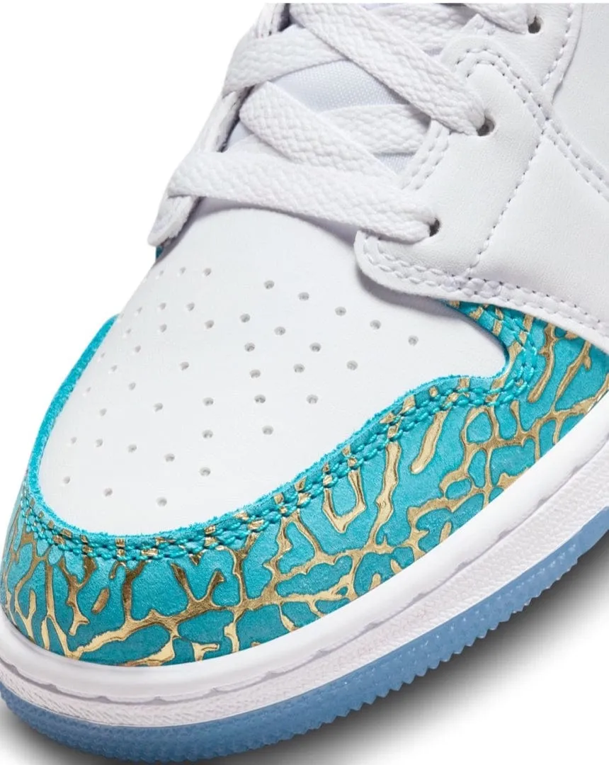 Jordan 1 Mid Sneaker School (GS) - "UNC to Chicago"