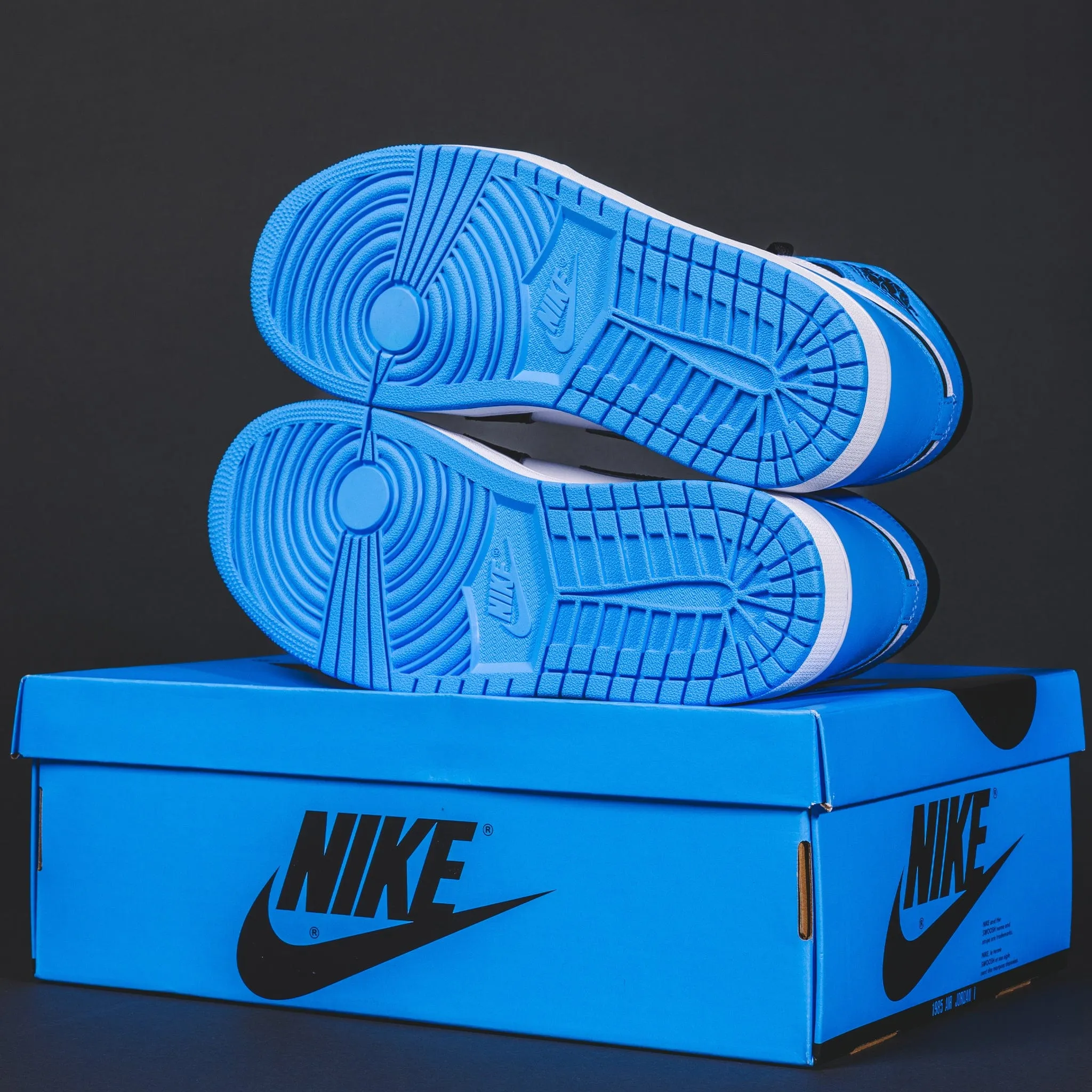 Jordan 1 Retro High UNC Toe