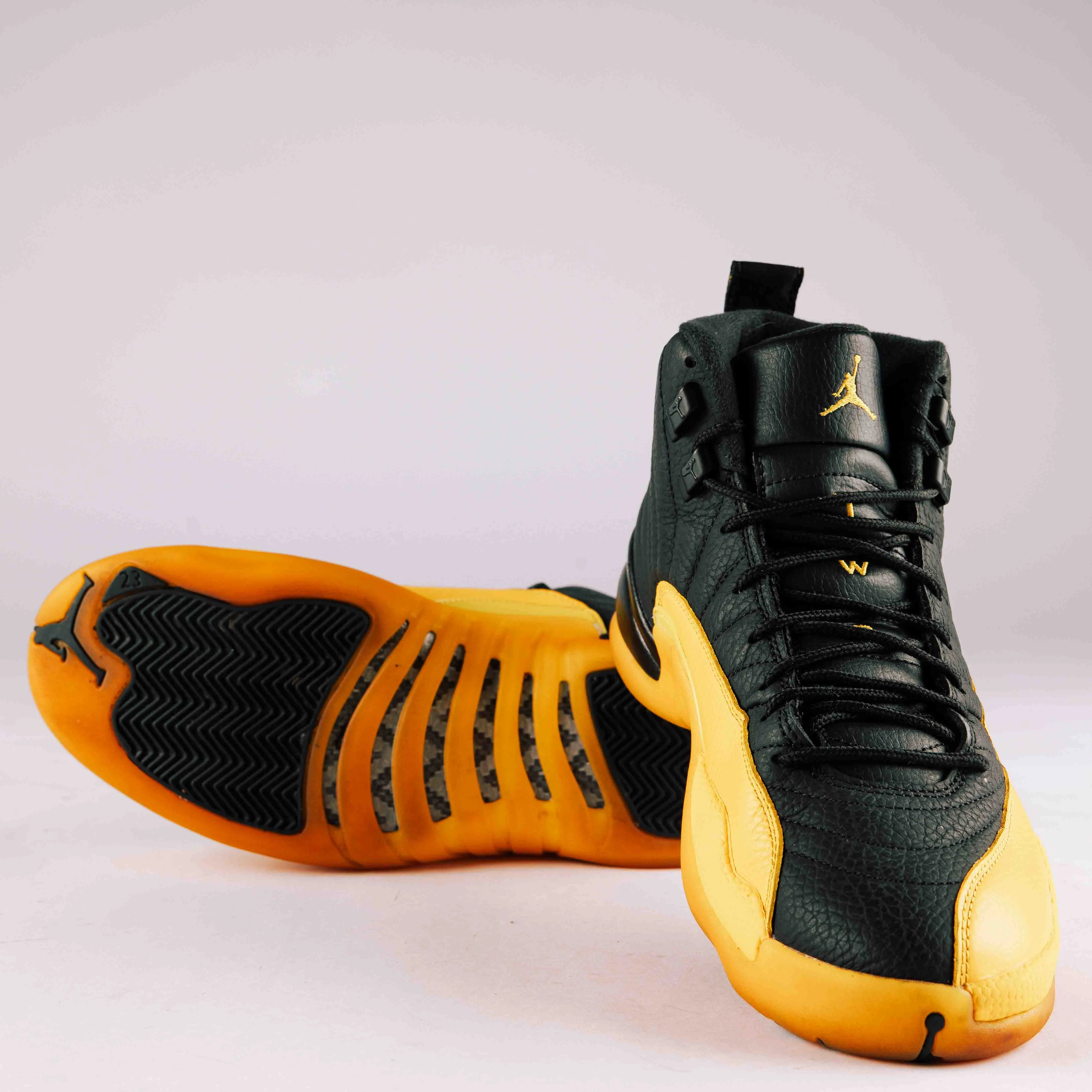 Jordan 12 Retro Black University Gold - Used - 0003