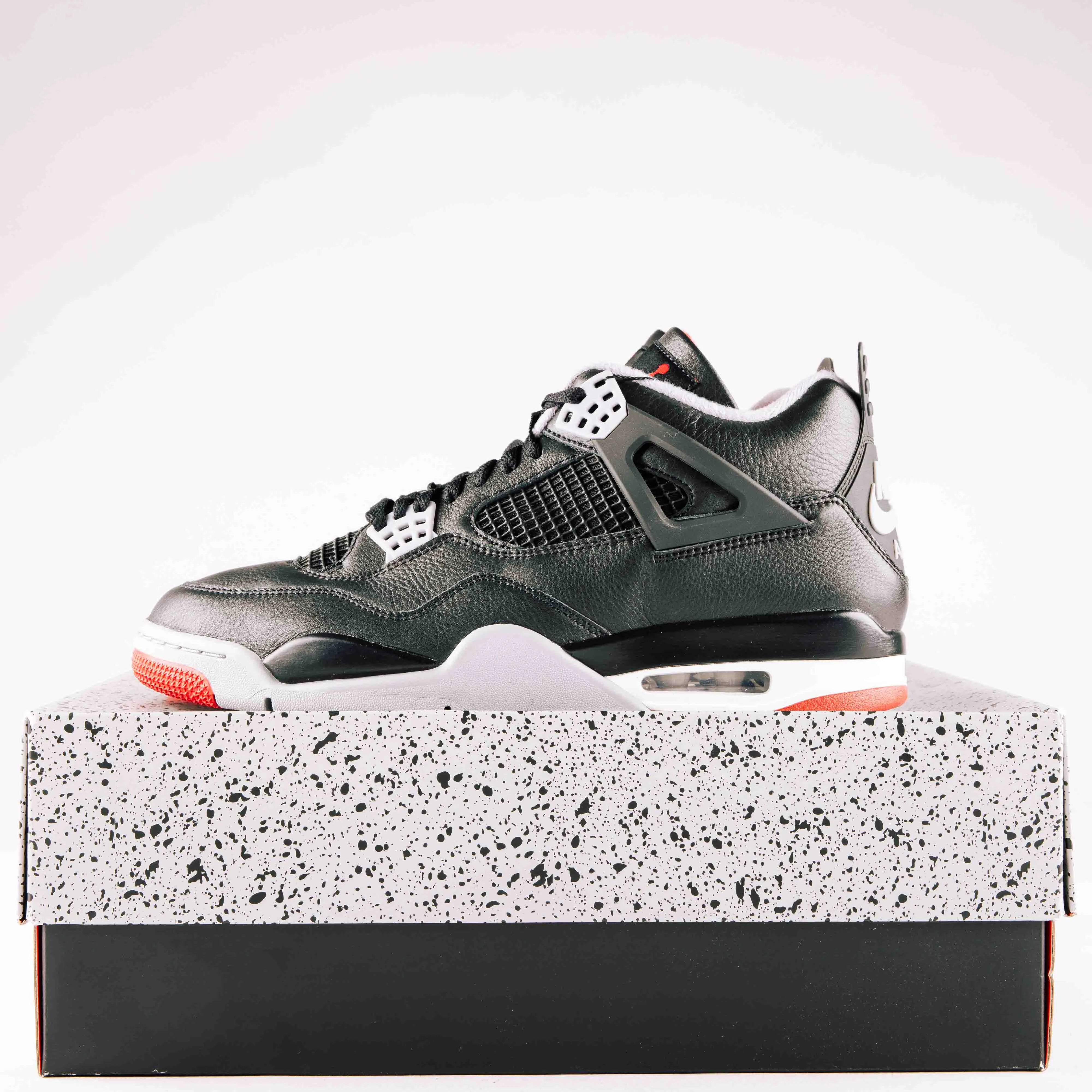 Jordan 4 Retro Bred Reimagined - Used - 0667