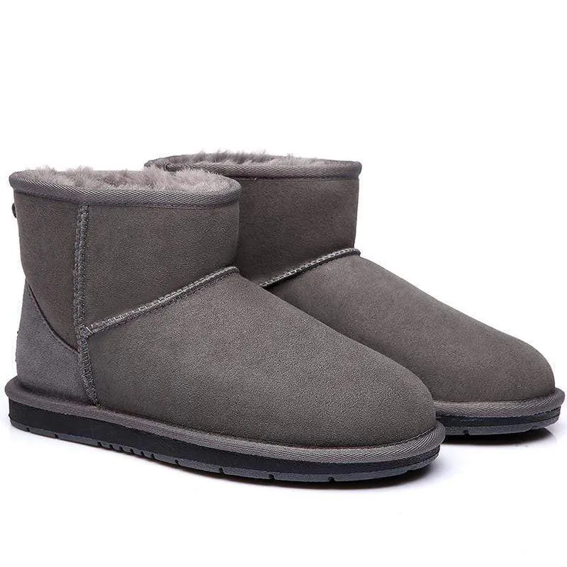 Mini Classic Kids UGG Boots (7  years)