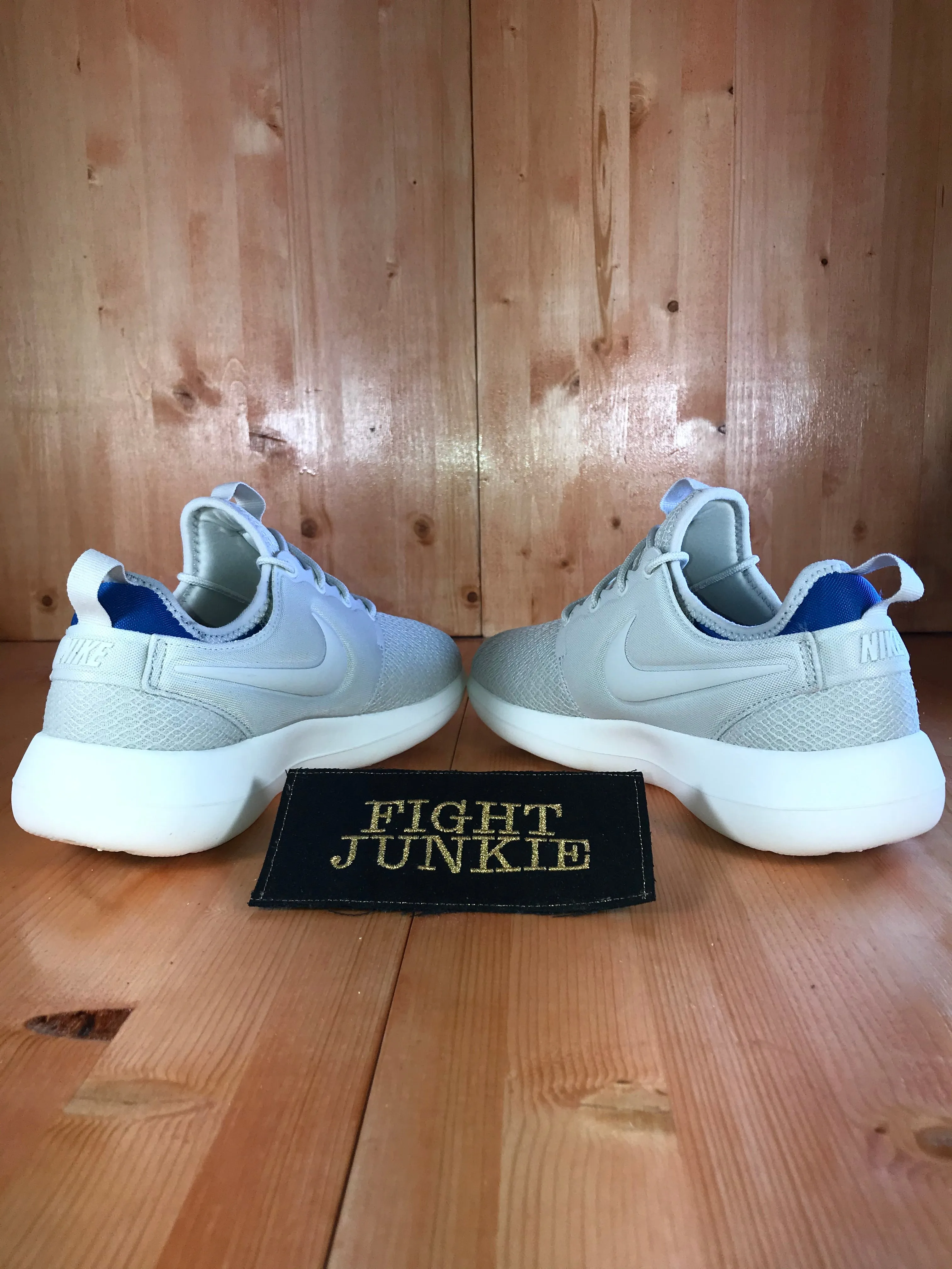 NWOT NIKE ROSHE TWO 2 SE Women's Size 10 Shoes Sneakers Light Bone 844931-008