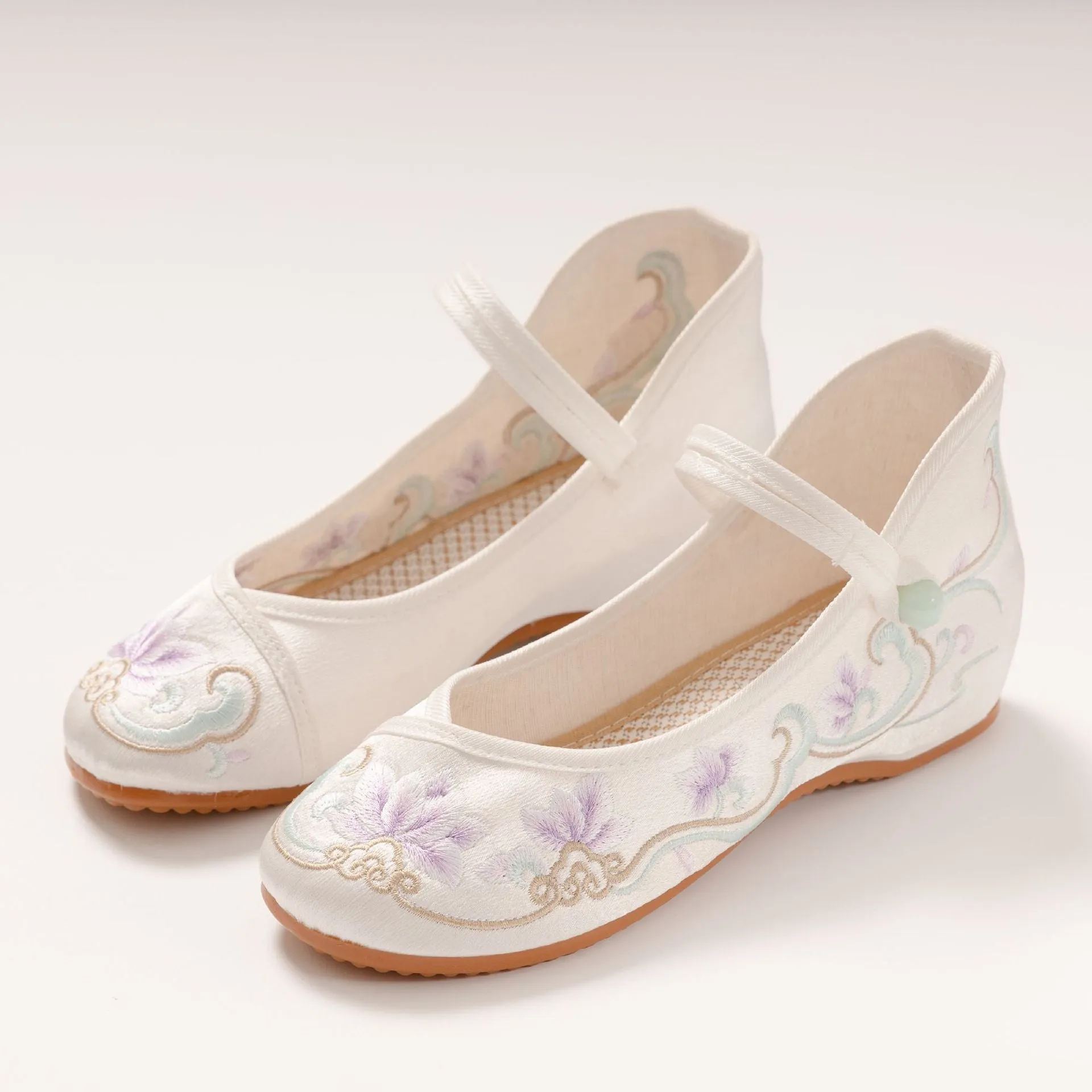 Summer Old Beijing Female Antique Style Embroidery Height Canvas Shoes